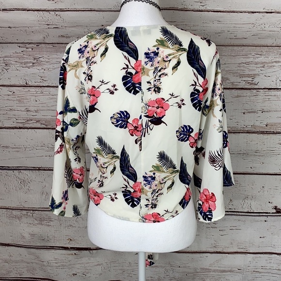 dee elly Small tie Front 3/4 sleeve blouse - Picture 4 of 9